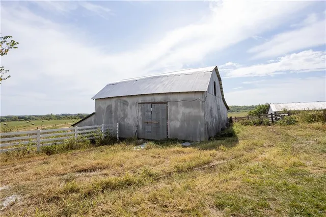 $1,707,945 | 8602 East Utopia Drive, Bronaugh, MO 64728