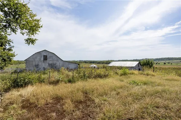 $1,530,000 | 8602 East Utopia Drive, Bronaugh, MO 64728