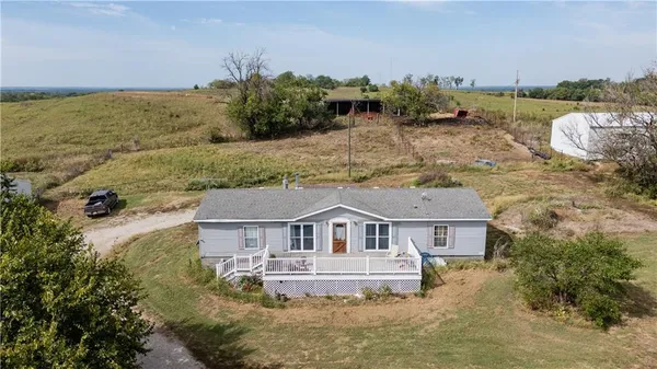 $1,530,000 | 8602 East Utopia Drive, Bronaugh, MO 64728