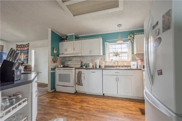 $1,707,945 | 8602 East Utopia Drive, Bronaugh, MO 64728