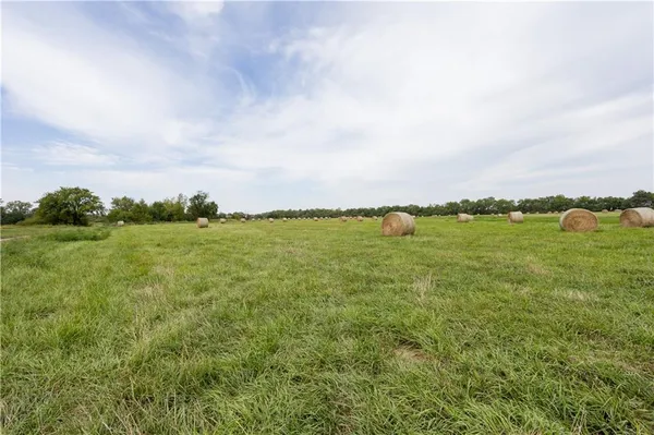 $1,530,000 | 8602 East Utopia Drive, Bronaugh, MO 64728