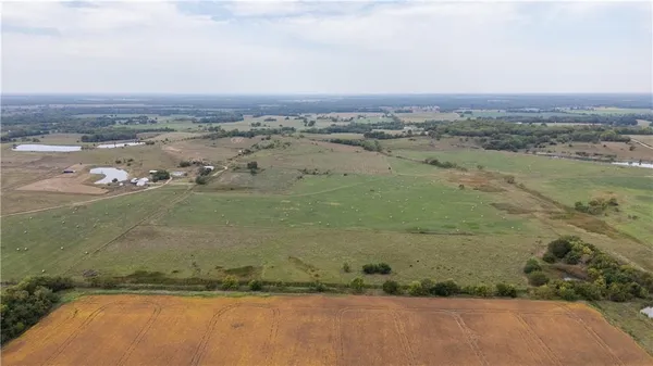 $1,530,000 | 8602 East Utopia Drive, Bronaugh, MO 64728