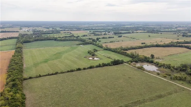 $1,707,945 | 8602 East Utopia Drive, Bronaugh, MO 64728