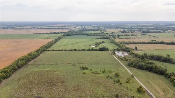 $1,530,000 | 8602 East Utopia Drive, Bronaugh, MO 64728