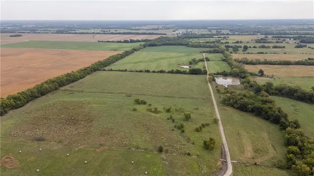 $1,707,945 | 8602 East Utopia Drive, Bronaugh, MO 64728