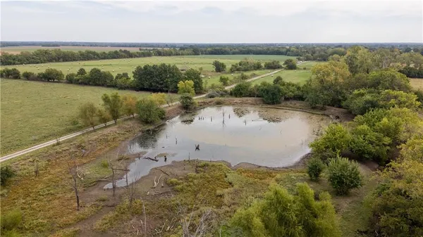 $1,530,000 | 8602 East Utopia Drive, Bronaugh, MO 64728