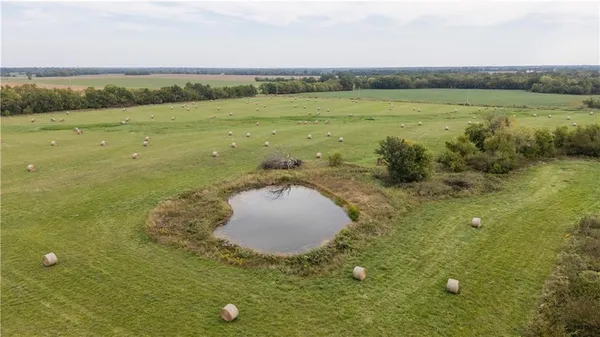 $1,530,000 | 8602 East Utopia Drive, Bronaugh, MO 64728