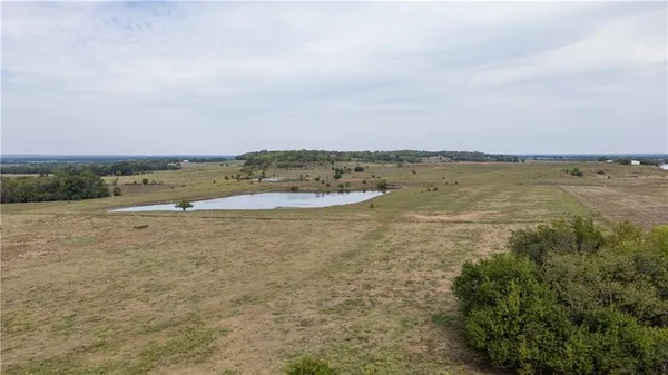 $1,530,000 | 8602 East Utopia Drive, Bronaugh, MO 64728