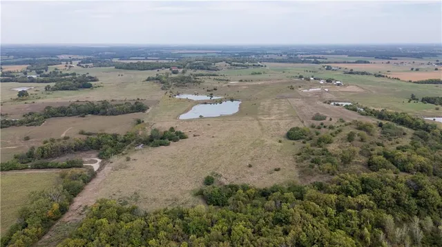 $1,707,945 | 8602 East Utopia Drive, Bronaugh, MO 64728