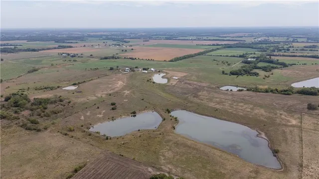 $1,707,945 | 8602 East Utopia Drive, Bronaugh, MO 64728