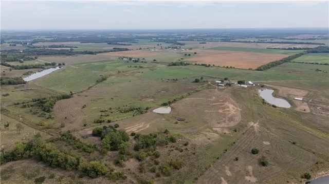 $1,707,945 | 8602 East Utopia Drive, Bronaugh, MO 64728