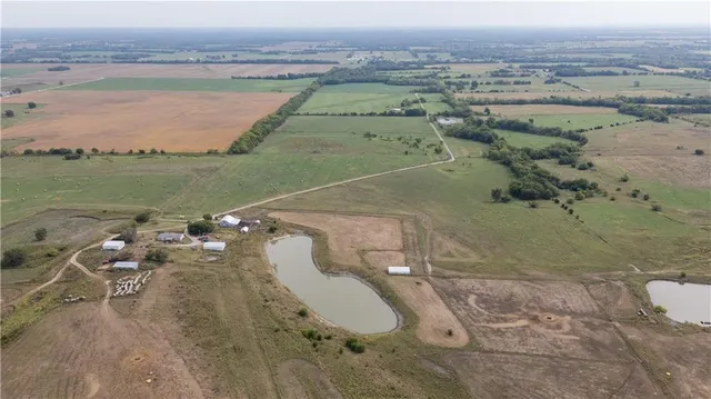 $1,707,945 | 8602 East Utopia Drive, Bronaugh, MO 64728