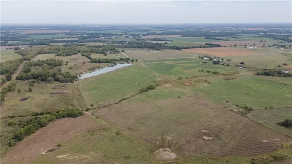 $1,530,000 | 8602 East Utopia Drive, Bronaugh, MO 64728