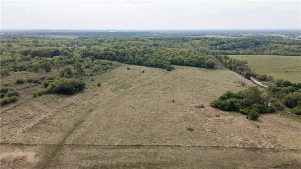 $1,530,000 | 8602 East Utopia Drive, Bronaugh, MO 64728