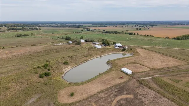 $1,707,945 | 8602 East Utopia Drive, Bronaugh, MO 64728