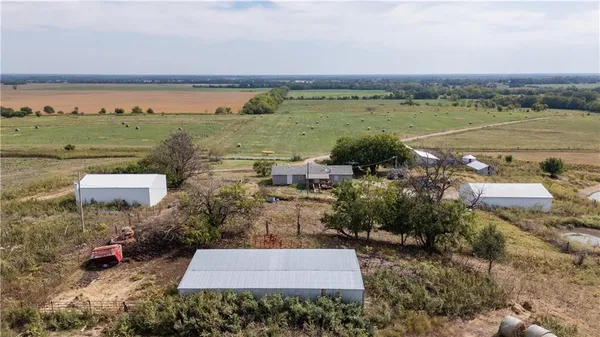 $1,530,000 | 8602 East Utopia Drive, Bronaugh, MO 64728