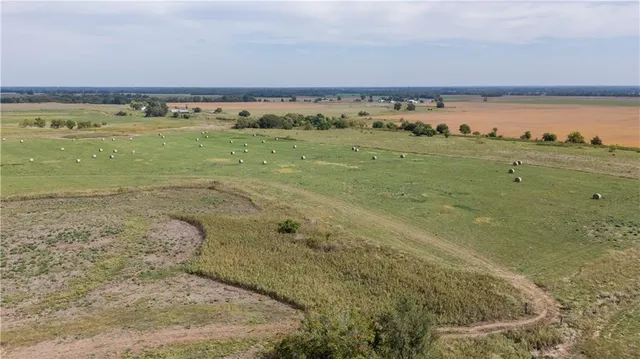 $1,707,945 | 8602 East Utopia Drive, Bronaugh, MO 64728