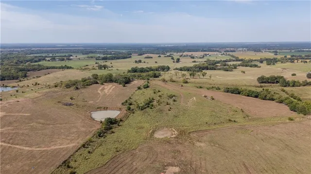 $1,707,945 | 8602 East Utopia Drive, Bronaugh, MO 64728