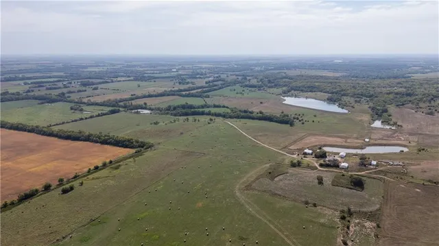 $1,707,945 | 8602 East Utopia Drive, Bronaugh, MO 64728