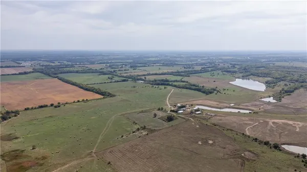 $1,530,000 | 8602 East Utopia Drive, Bronaugh, MO 64728