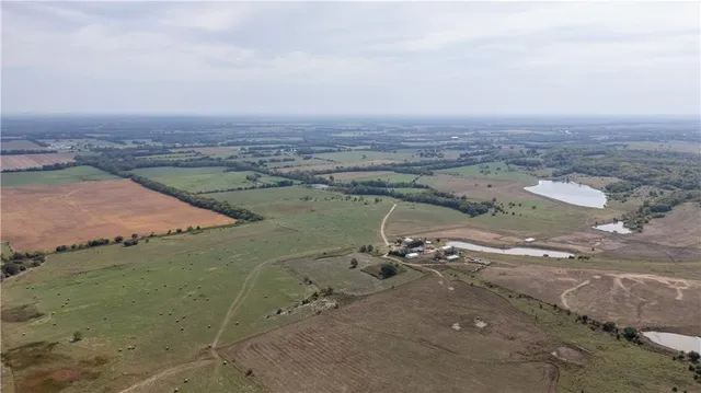 $1,707,945 | 8602 East Utopia Drive, Bronaugh, MO 64728