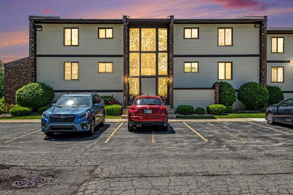 $159,900 | 831 Summit Park Court South, Crown Point, IN 46307