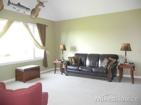 2385 South Morrice Road Owosso, MI 48867 - Photo 4 of 24 31232676-3.JPG