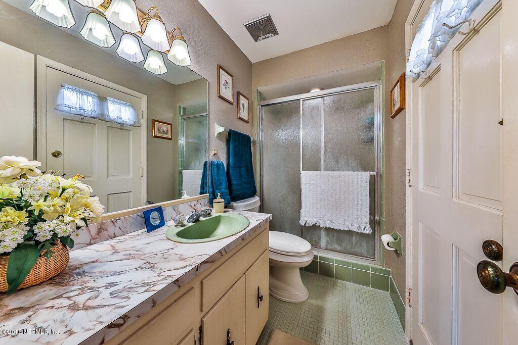 7608 Holiday Road South Jacksonville, FL 32216 - Photo 18 of 28 Master Bath