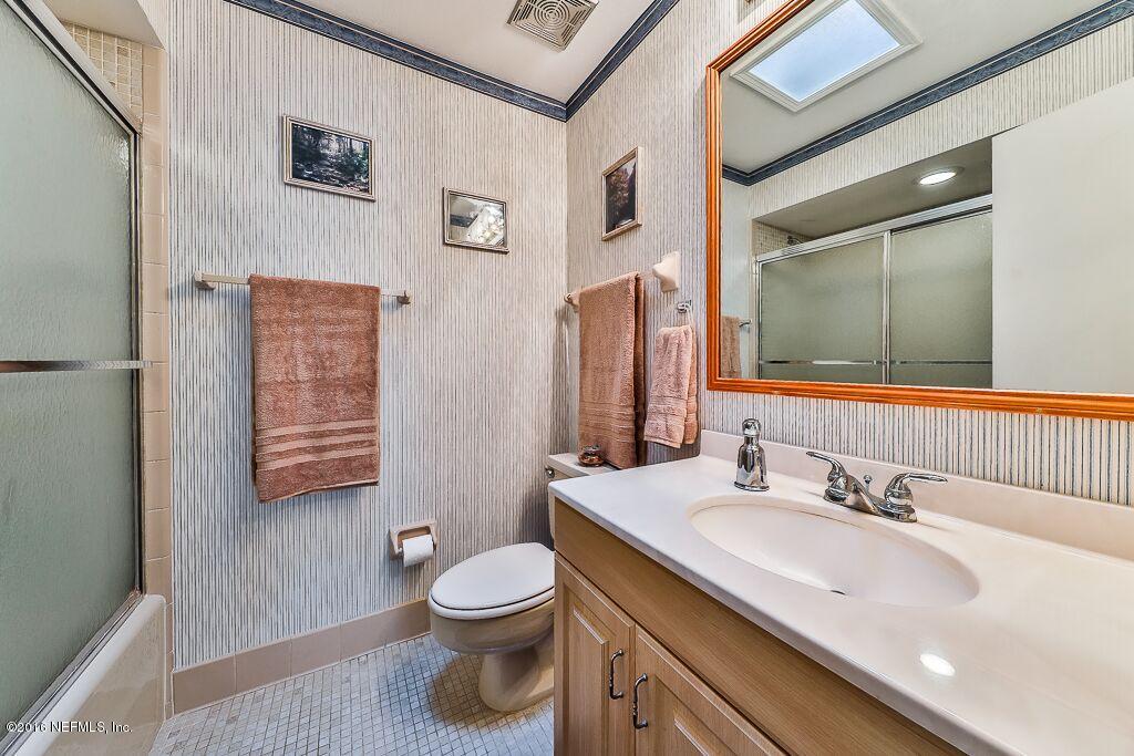 7608 Holiday Road South Jacksonville, FL 32216 - Photo 20 of 28 Bath Two