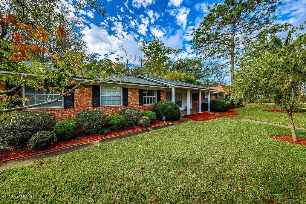 7608 Holiday Road South Jacksonville, FL 32216 - Photo 2 of 28 Street appeal galore