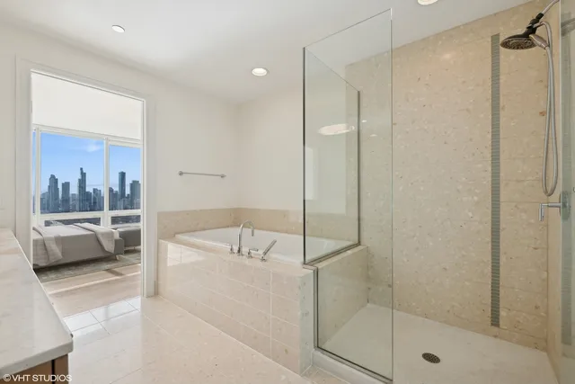 $799,000 | 340 East Randolph Street, Unit 3505, Chicago, IL 60601