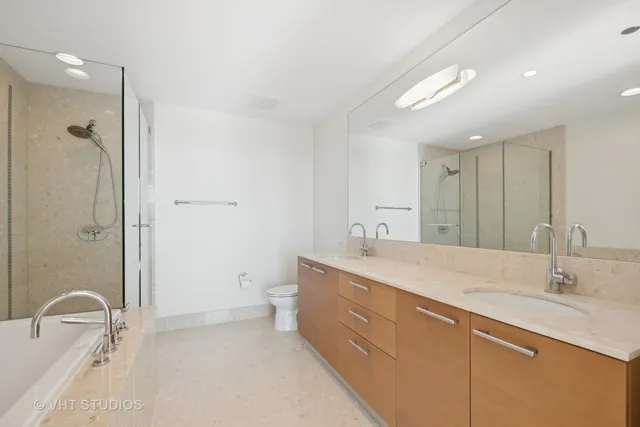 $799,000 | 340 East Randolph Street, Unit 3505, Chicago, IL 60601