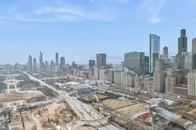 $799,000 | 340 East Randolph Street, Unit 3505, Chicago, IL 60601