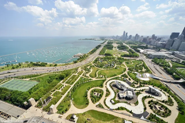 $799,000 | 340 East Randolph Street, Unit 3505, Chicago, IL 60601