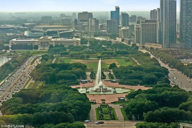 $799,000 | 340 East Randolph Street, Unit 3505, Chicago, IL 60601