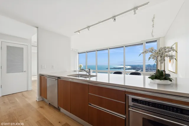 $799,000 | 340 East Randolph Street, Unit 3505, Chicago, IL 60601