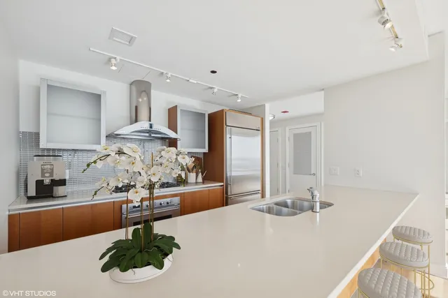 $799,000 | 340 East Randolph Street, Unit 3505, Chicago, IL 60601