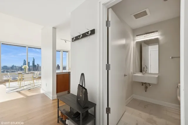 $799,000 | 340 East Randolph Street, Unit 3505, Chicago, IL 60601