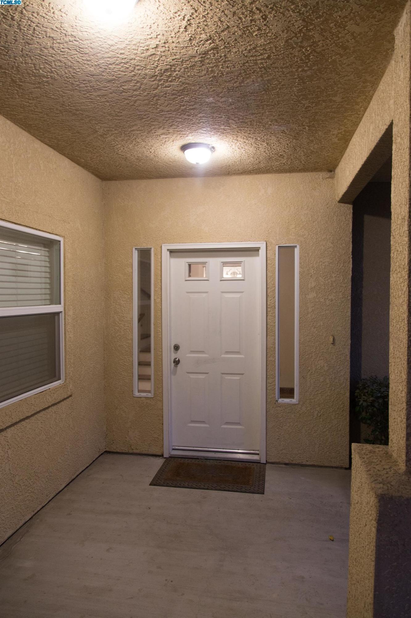 148 South Filbert Road Exeter, CA 93221 - Photo 2 of 23 an empty room with closet