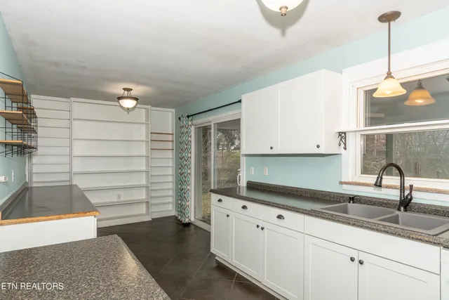 $369,900 | 1202 Tapoco Avenue, Maryville, TN 37801