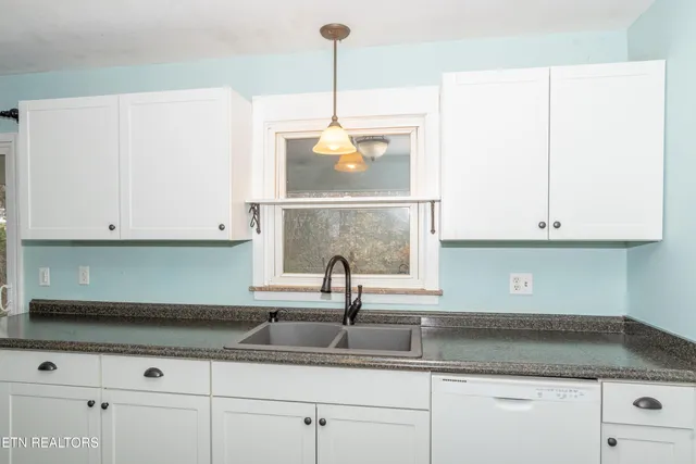 $369,900 | 1202 Tapoco Avenue, Maryville, TN 37801