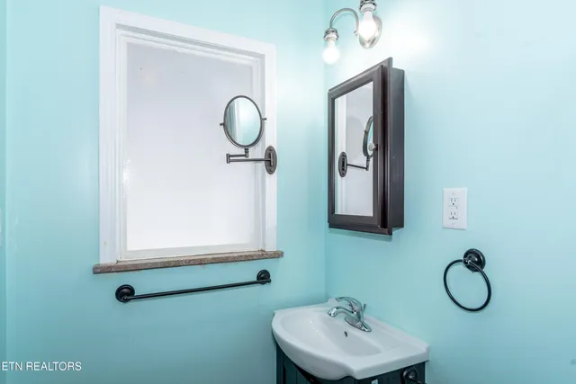 $369,900 | 1202 Tapoco Avenue, Maryville, TN 37801