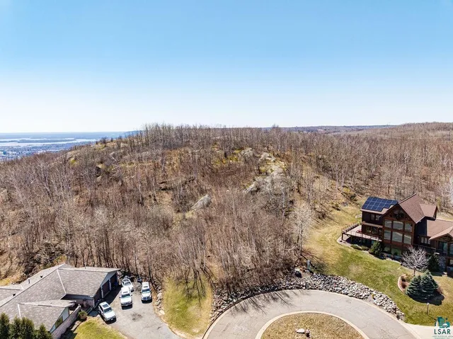 $174,900 | 29-xx West 15th Street, Duluth, MN 55811