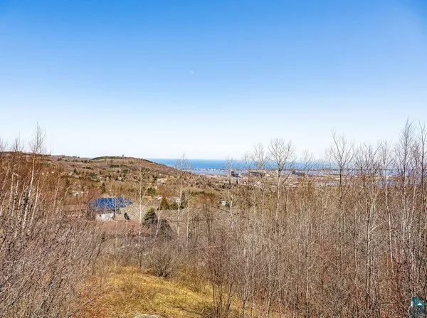 $174,900 | 29-xx West 15th Street, Duluth, MN 55811