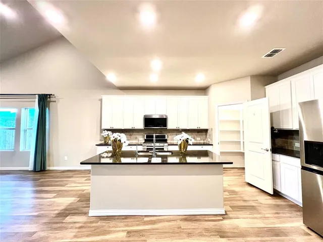 $3,500 | 633 Hidden Cove Drive, Princeton, TX 75407