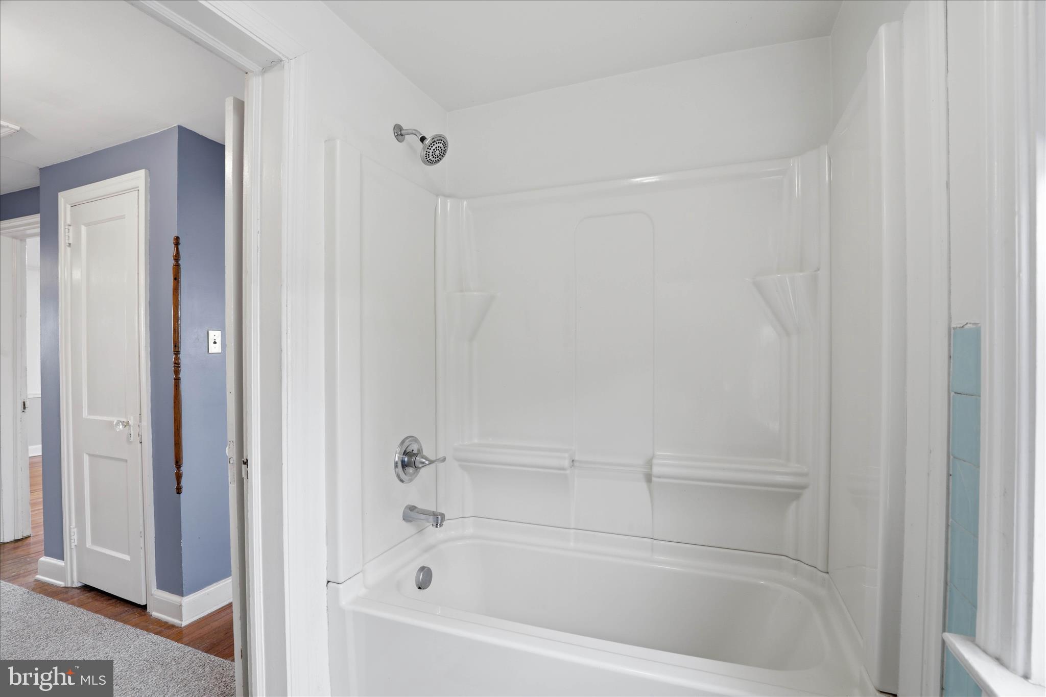1632 Lampeter Road Lancaster, PA 17602 - Photo 23 of 46 a bathroom with a bathtub