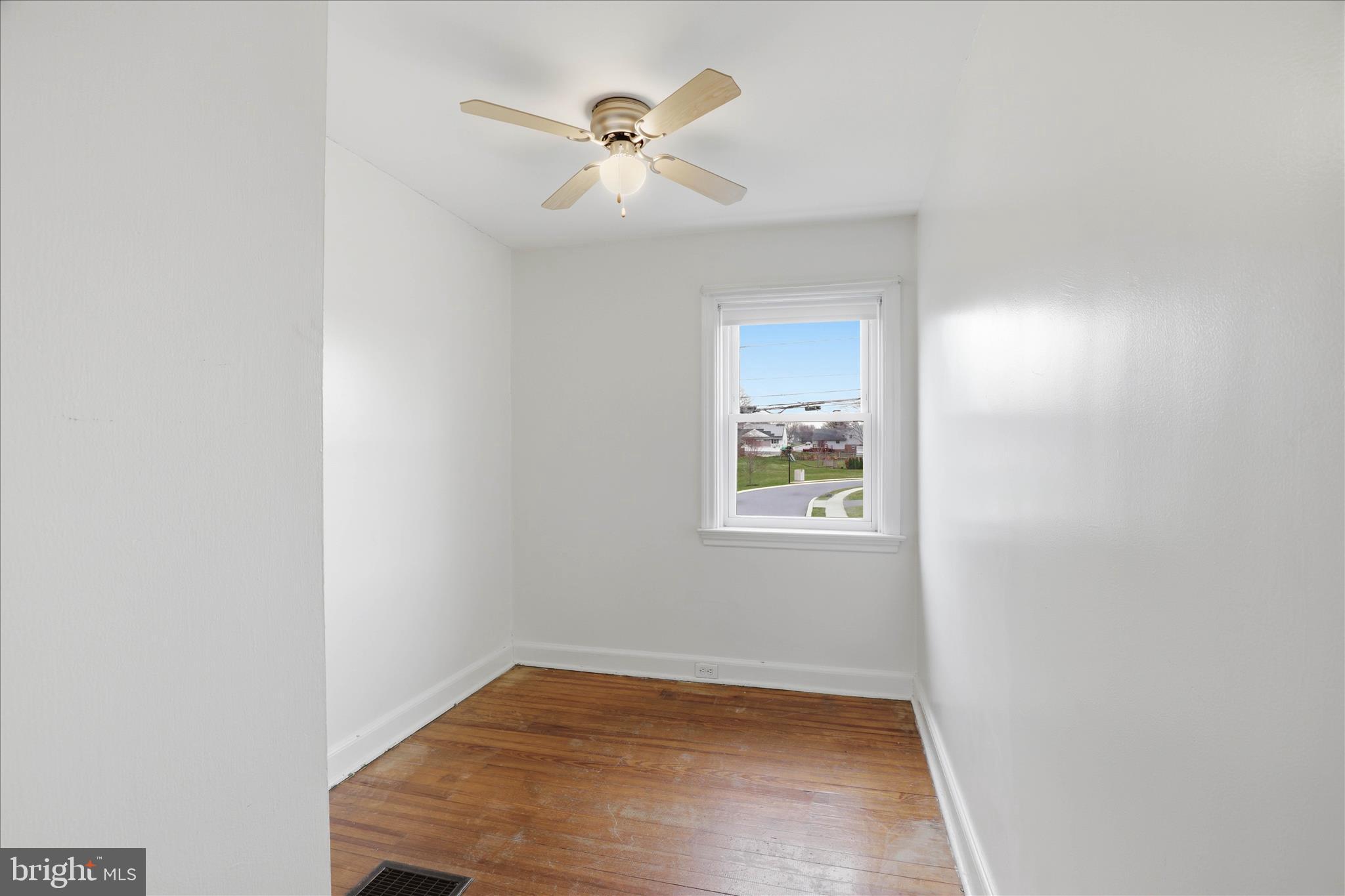 1632 Lampeter Road Lancaster, PA 17602 - Photo 26 of 46 an empty room with a window