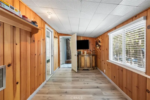 a view of entryway with livingroom