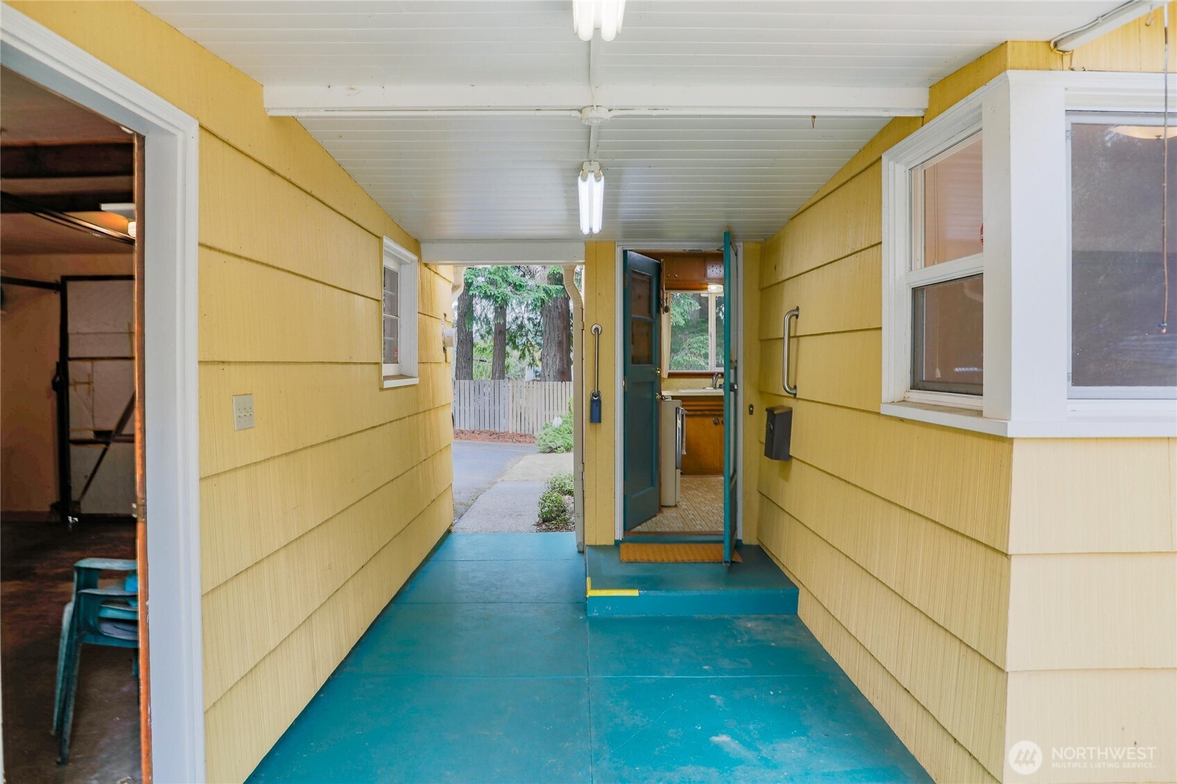 108 Sunnyhill Road West Bremerton, WA 98312 - Photo 8 of 37 Gallery Image 8