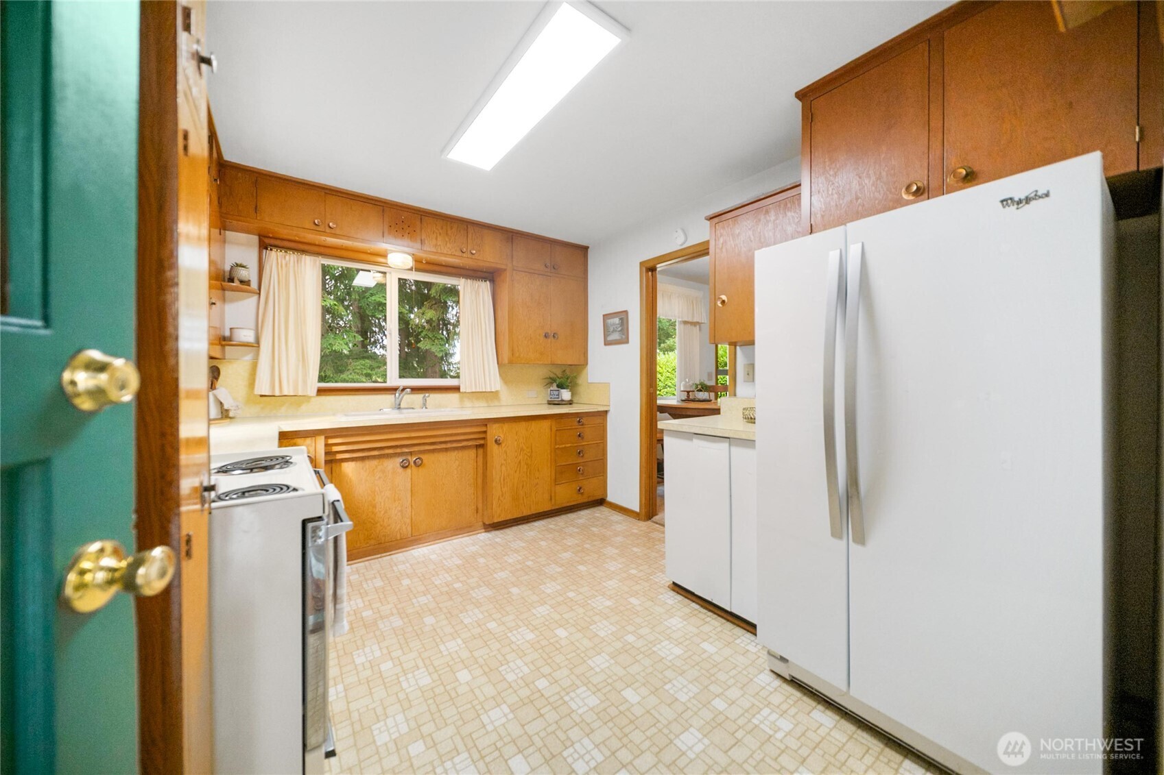 108 Sunnyhill Road West Bremerton, WA 98312 - Photo 9 of 37 Gallery Image 9